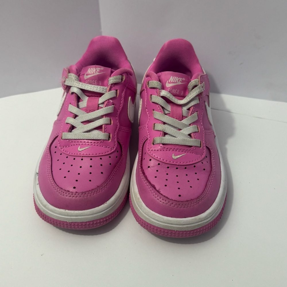 Nike Force 1 Low EasyOn sneakers for kids. Pink, size 11